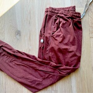 Vuori Performance Joggers (M)